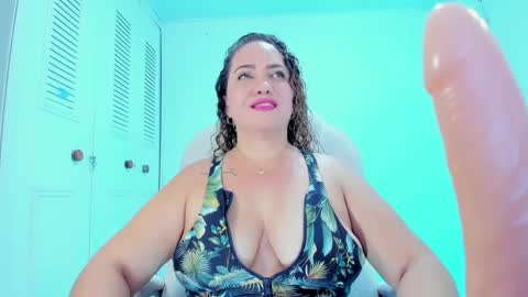 Snapshot of camilaa_foxxx chatting on March 3, 9:23 pm camilaa foxxx online show from March 3, 9:23 pm