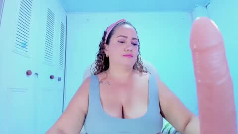 Snapshot of camilaa_foxxx chatting on January 23, 6:45 pm camilaa foxxx online show from January 23, 6:45 pm