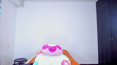 Snapshot of camilaa_foxxx chatting on October 8, 2:10 pm camilaa foxxx online show from October 8, 2:10 pm