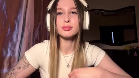 Miki online show from March 9, 7:44 am