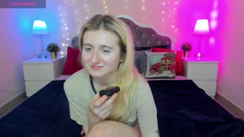 camilladreamer online show from December 1, 7:27 pm