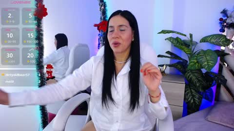 Snapshot of camille_halls chatting on December 20, 11:00 am Camille online show from December 20, 11:00 am