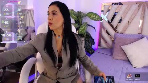 Snapshot of camille_halls chatting on March 12, 10:16 am Camille online show from March 12, 10:16 am