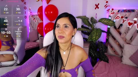 Snapshot of camille_halls chatting on February 7, 10:19 am Camille online show from February 7, 10:19 am