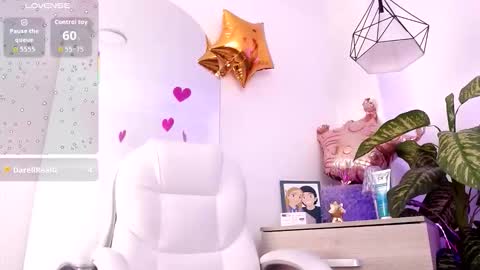 Snapshot of camille_halls chatting on September 18, 11:42 am Camille online show from September 18, 11:42 am