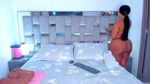 Camila online show from December 22, 11:30 pm