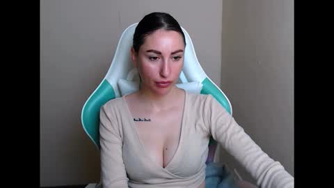 cammila horn online show from May 18, 5:13 am