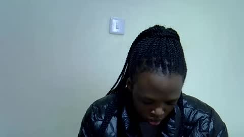 candiemaya online show from February 5, 8:17 am