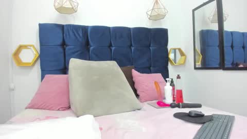 candy_big_tits18 online show from October 27, 1:12 am