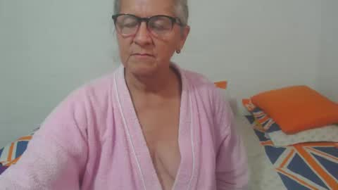 Snapshot of candy_mature_ chatting on February 20, 10:48 pm candy online show from February 20, 10:48 pm