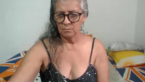Snapshot of candy_mature_ chatting on February 27, 4:43 pm candy online show from February 27, 4:43 pm