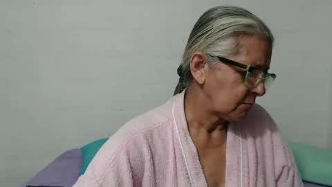 Snapshot of candy_mature_ chatting on September 15, 12:52 am candy online show from September 15, 12:52 am