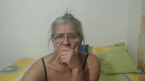 Snapshot of candy_mature_ chatting on January 26, 11:29 pm candy online show from January 26, 11:29 pm