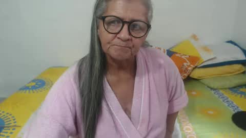 Snapshot of candy_mature_ chatting on February 1, 9:08 pm candy online show from February 1, 9:08 pm