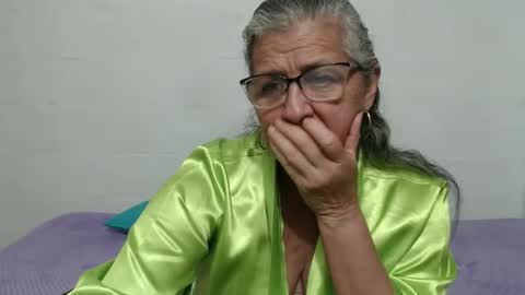 Snapshot of candy_mature_ chatting on October 7, 2:05 am candy online show from October 7, 2:05 am