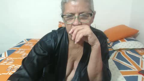 Snapshot of candy_mature_ chatting on February 15, 9:06 pm candy online show from February 15, 9:06 pm