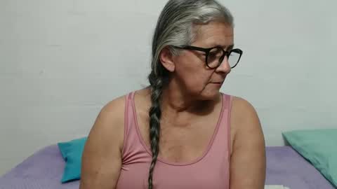 Snapshot of candy_mature_ chatting on October 4, 1:22 am candy online show from October 4, 1:22 am