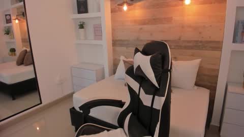 CANDY online show from December 16, 7:31 pm