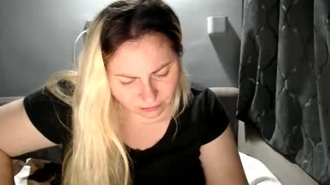 Laura online show from September 14, 7:01 pm