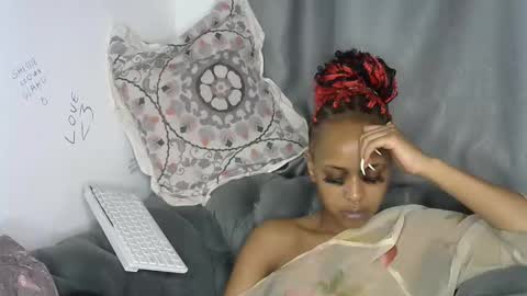Snapshot of candykiss5 chatting on October 7, 2:05 am cupshee online show from October 7, 2:05 am