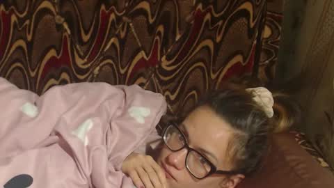 say meow and send tips  online show from November 30, 10:47 pm