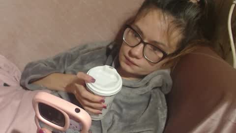 say meow and send tips  online show from December 20, 3:05 pm