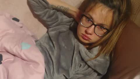 say meow and send tips  online show from September 27, 8:27 pm