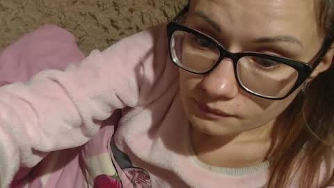 Snapshot of candylady136 chatting on December 4, 12:52 am say meow and send tip online show from December 4, 12:52 am