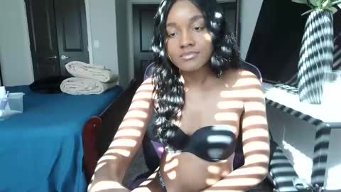 Krystal   online show from March 1, 8:10 pm