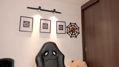 Carla online show from November 18, 5:41 am