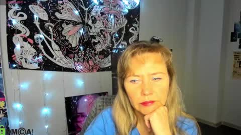 Carla Vogue online show from December 15, 3:01 am