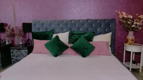 carlareys online show from February 8, 4:49 am