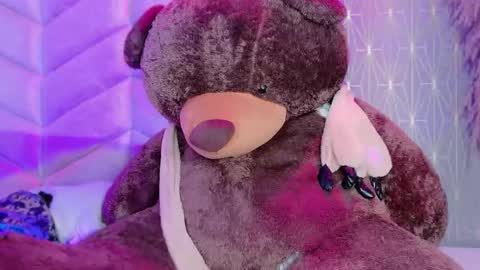 caro_adams1 online show from January 16, 11:50 am