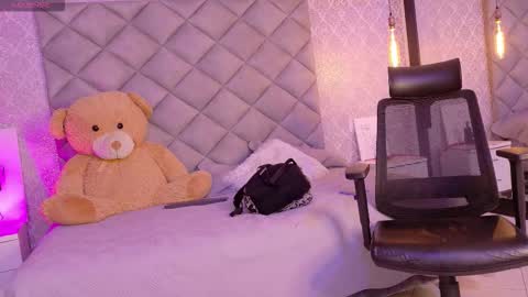 caro_adams1 online show from February 9, 11:01 am