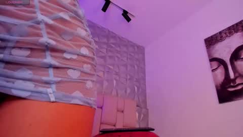 Snapshot of caro_martinezz chatting on September 16, 11:40 am online show from September 16, 11:40 am