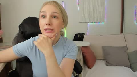 carol_may_ online show from April 8, 6:04 am