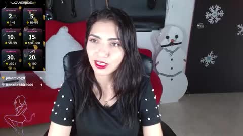 Caroline online show from December 3, 1:57 pm