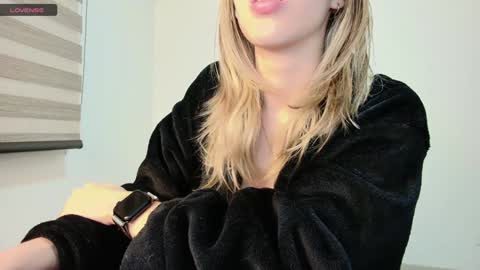 Snapshot of carolblonde chatting on January 21, 3:04 am Char online show from January 21, 3:04 am