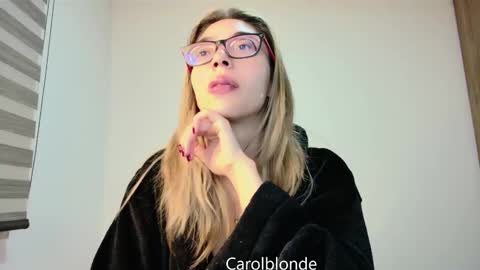 Snapshot of carolblonde chatting on February 21, 11:54 pm Char online show from February 21, 11:54 pm