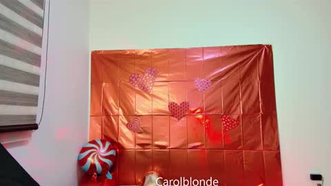 Snapshot of carolblonde chatting on February 14, 3:22 am Char online show from February 14, 3:22 am