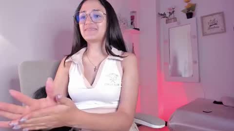 Caroline online show from October 5, 12:04 am