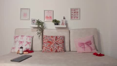 Carolina  online show from March 7, 2:15 am