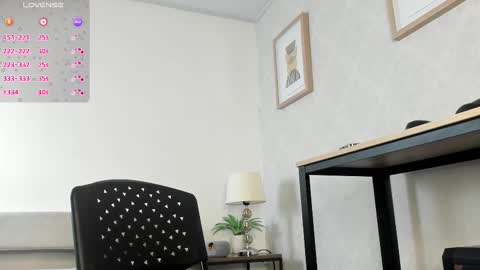 Snapshot of caroline_dh chatting on September 22, 10:57 am Caroline online show from September 22, 10:57 am