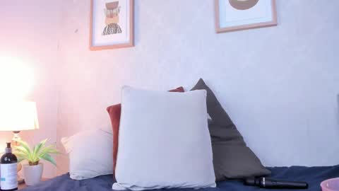  Caroline  online show from January 6, 5:38 pm