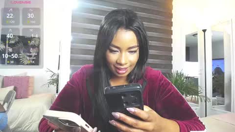 C A R O L I N E online show from March 9, 1:37 pm