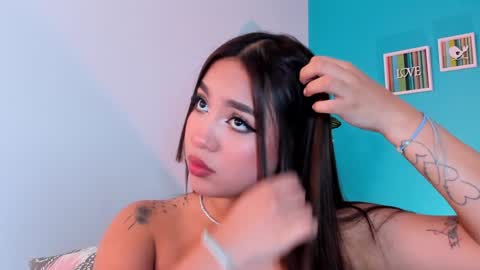 CarolineeGarcia online show from January 29, 1:49 pm