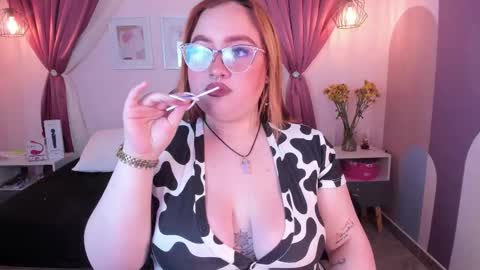 Carolinee  online show from September 17, 7:50 am