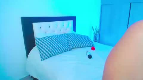 CarolinneFiotti online show from September 25, 9:34 pm