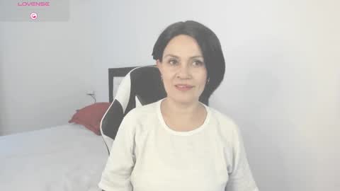 CarolinneFiotti online show from December 20, 7:40 pm