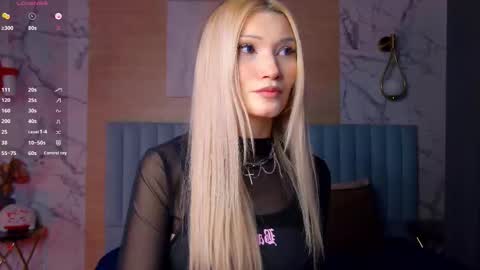 Snapshot of carolreeves chatting on October 14, 10:07 am Carol online show from October 14, 10:07 am